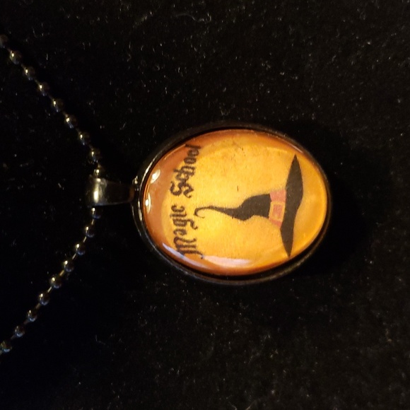 "Magic School" Pendent - Picture 1 of 2